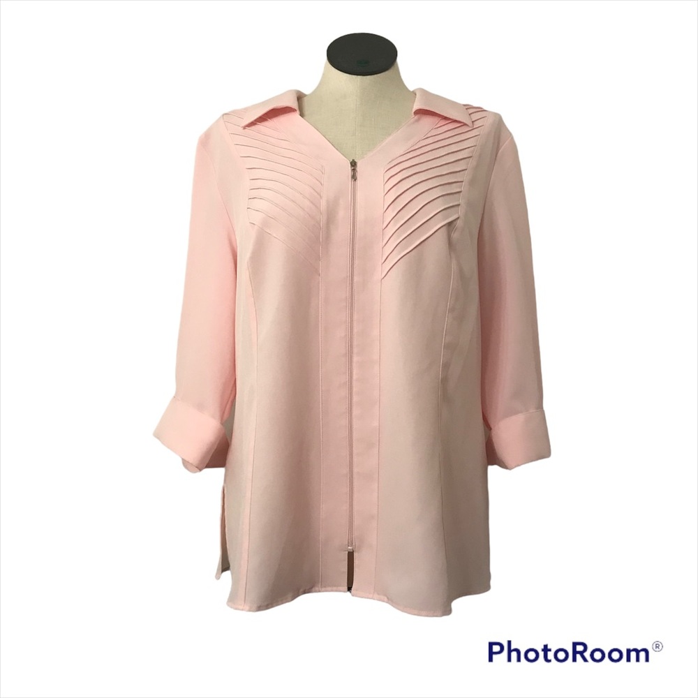 Dressbarn V-Neck Tunic Women’s Size 1X Color light Pink 3/4 Sleeve front Zipper